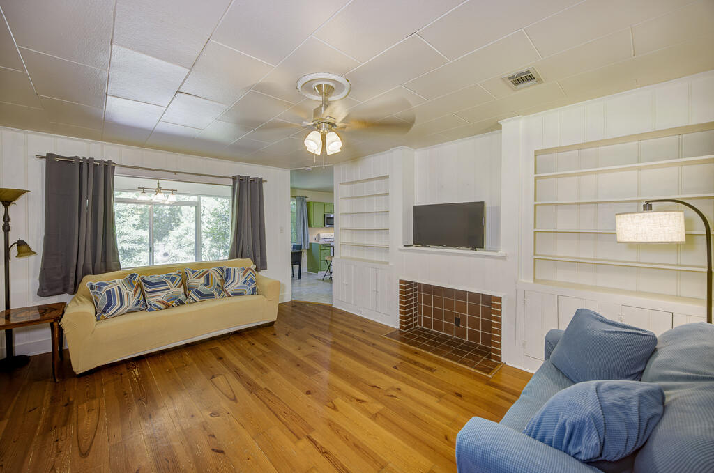1813 Edna Drive Property Photo 6