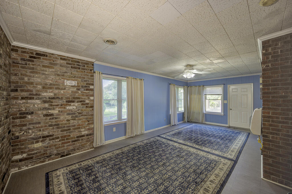 402 Evans Street Property Photo 17