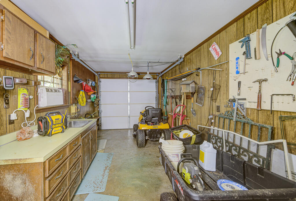 402 Evans Street Property Photo 23
