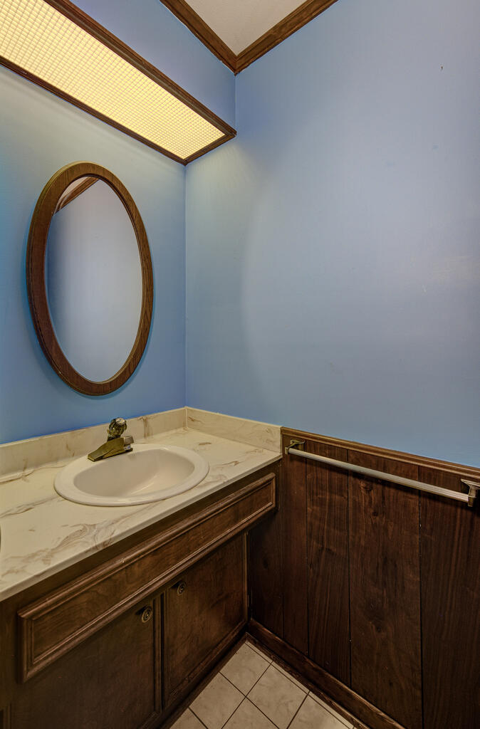 402 Evans Street Property Photo 24