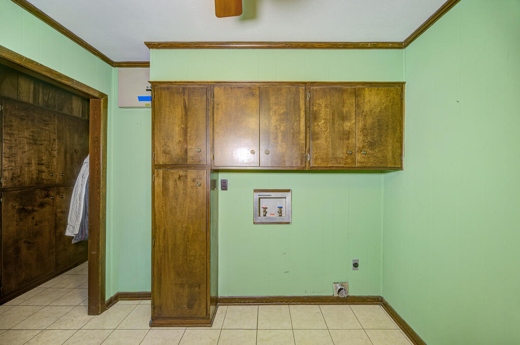 402 Evans Street Property Photo 34