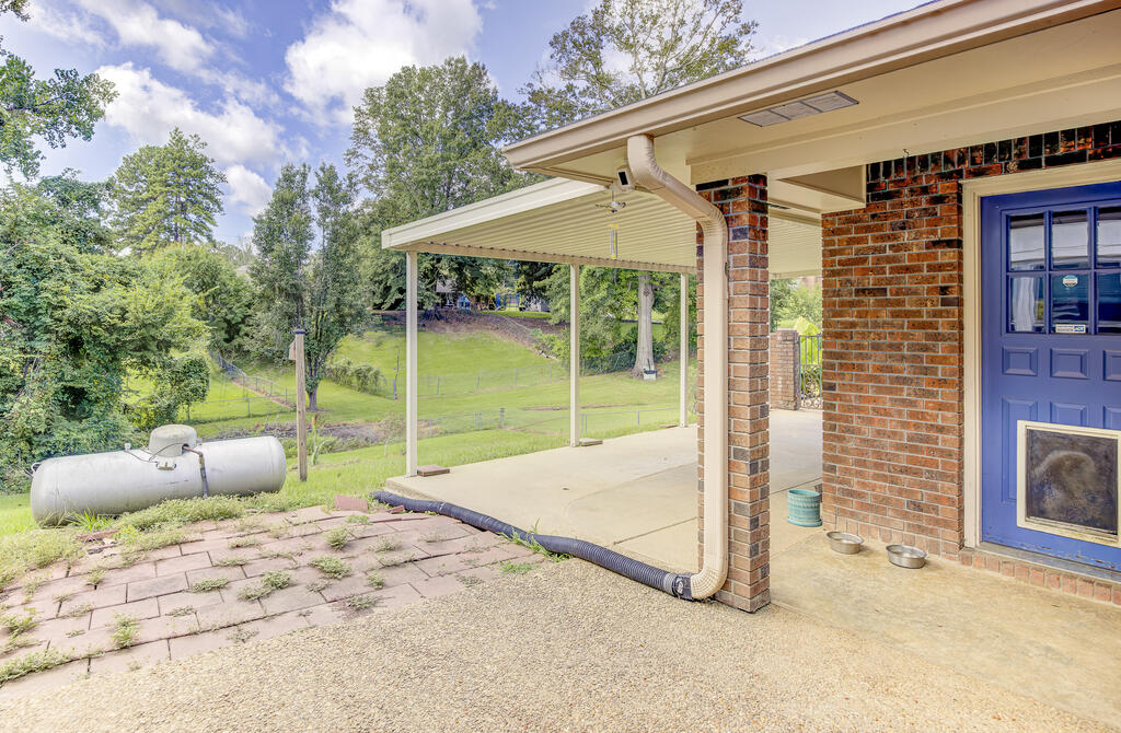 402 Evans Street Property Photo 42