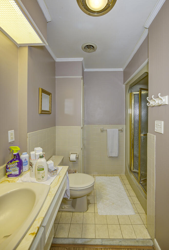 402 Evans Street Property Photo 45