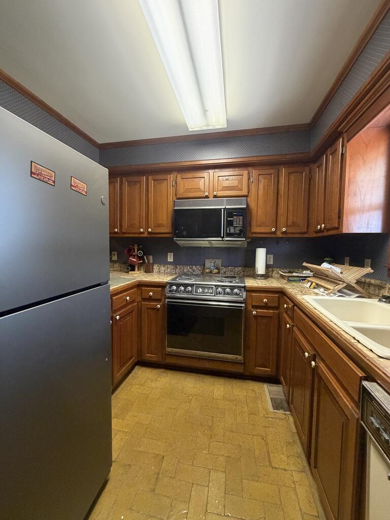 800 B-14 Eagle Lake Shore Rd Property Photo 7