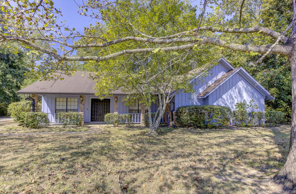 1123 Windy Lake Dr Property Photo 1