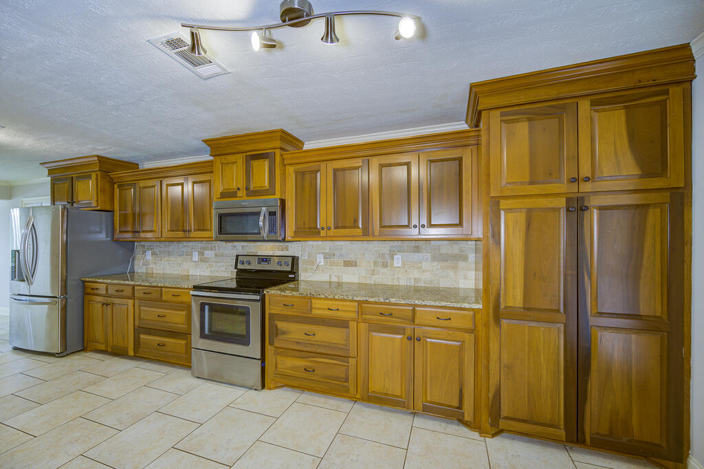 10 Jil Mare Circle Property Photo 18