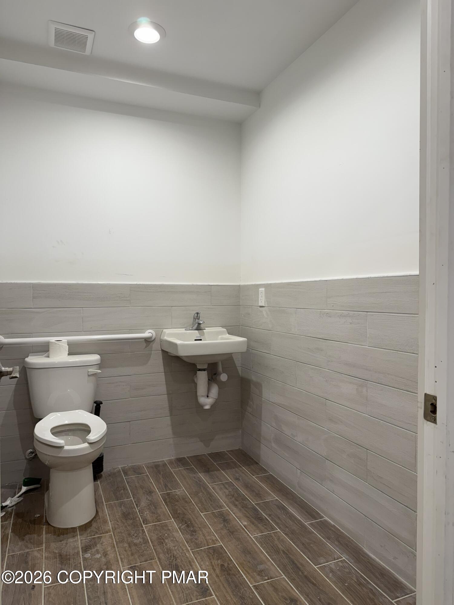 128 S 1st Street Property Photo 10