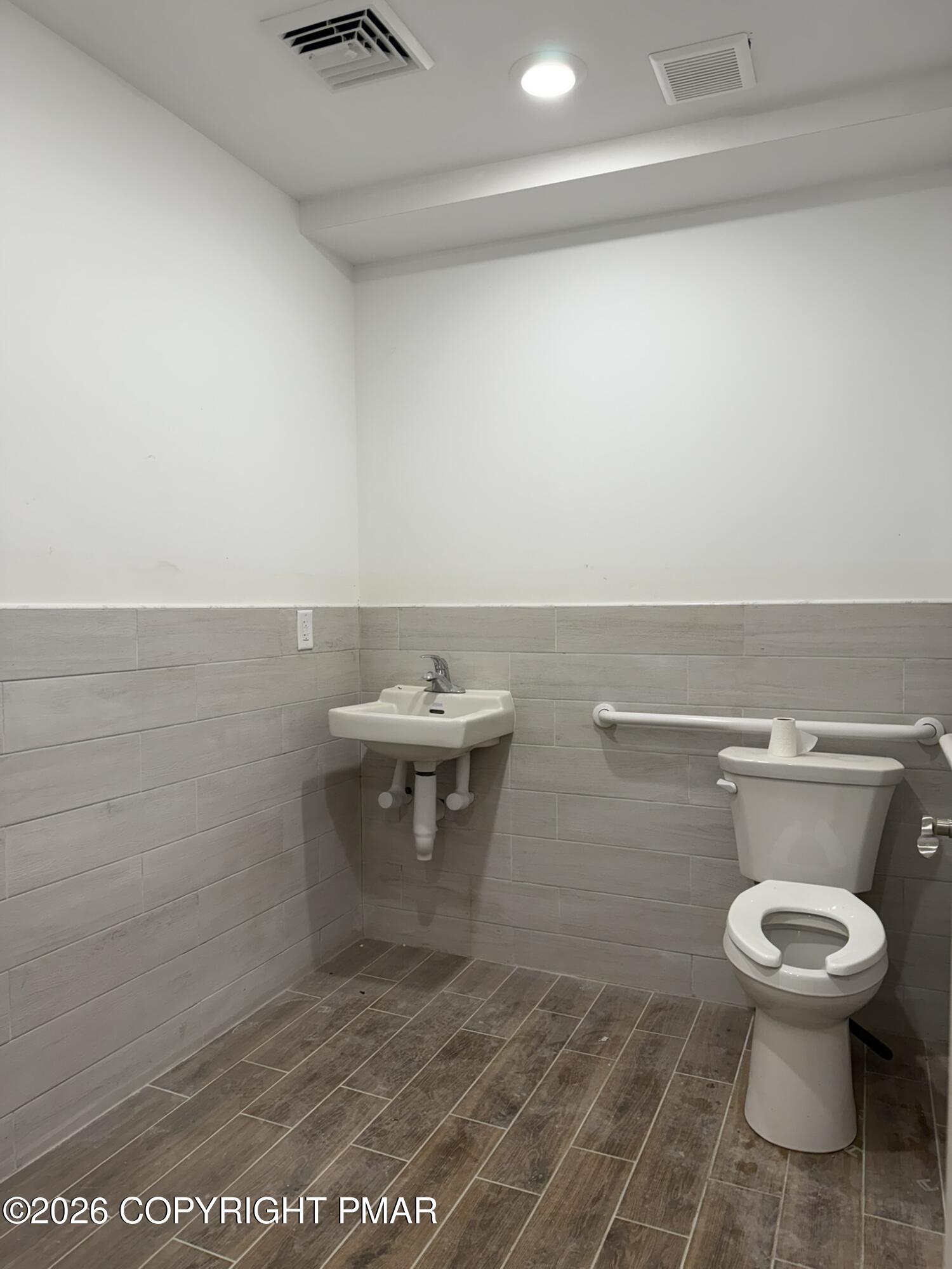128 S 1st Street Property Photo 11