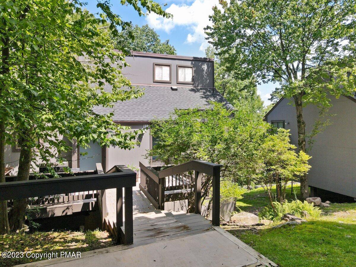 18 Middle Village Way Property Photo 2
