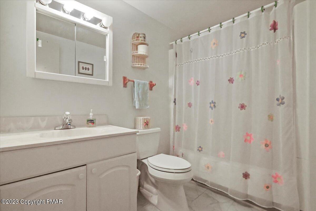 18 Middle Village Way Property Photo 24