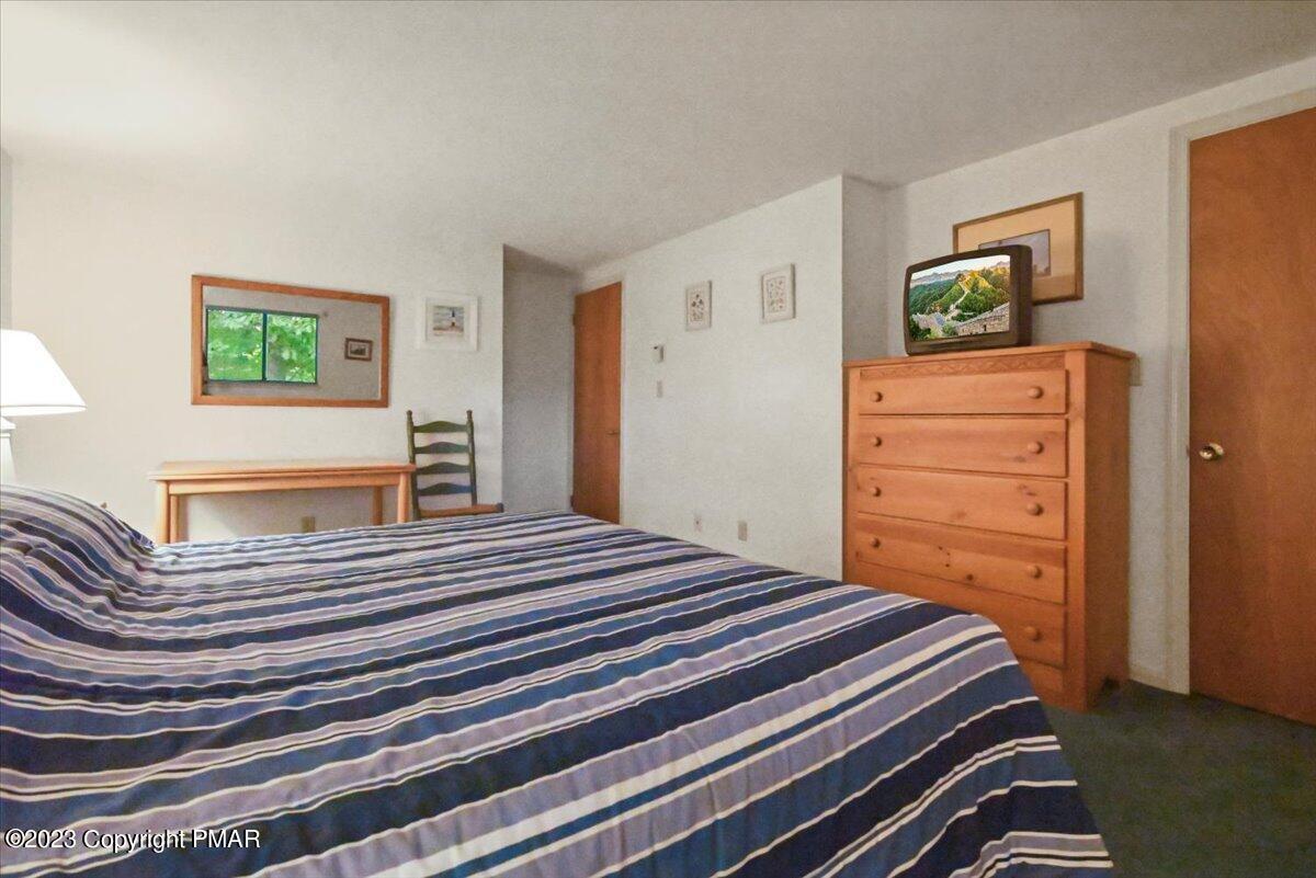 18 Middle Village Way Property Photo 25