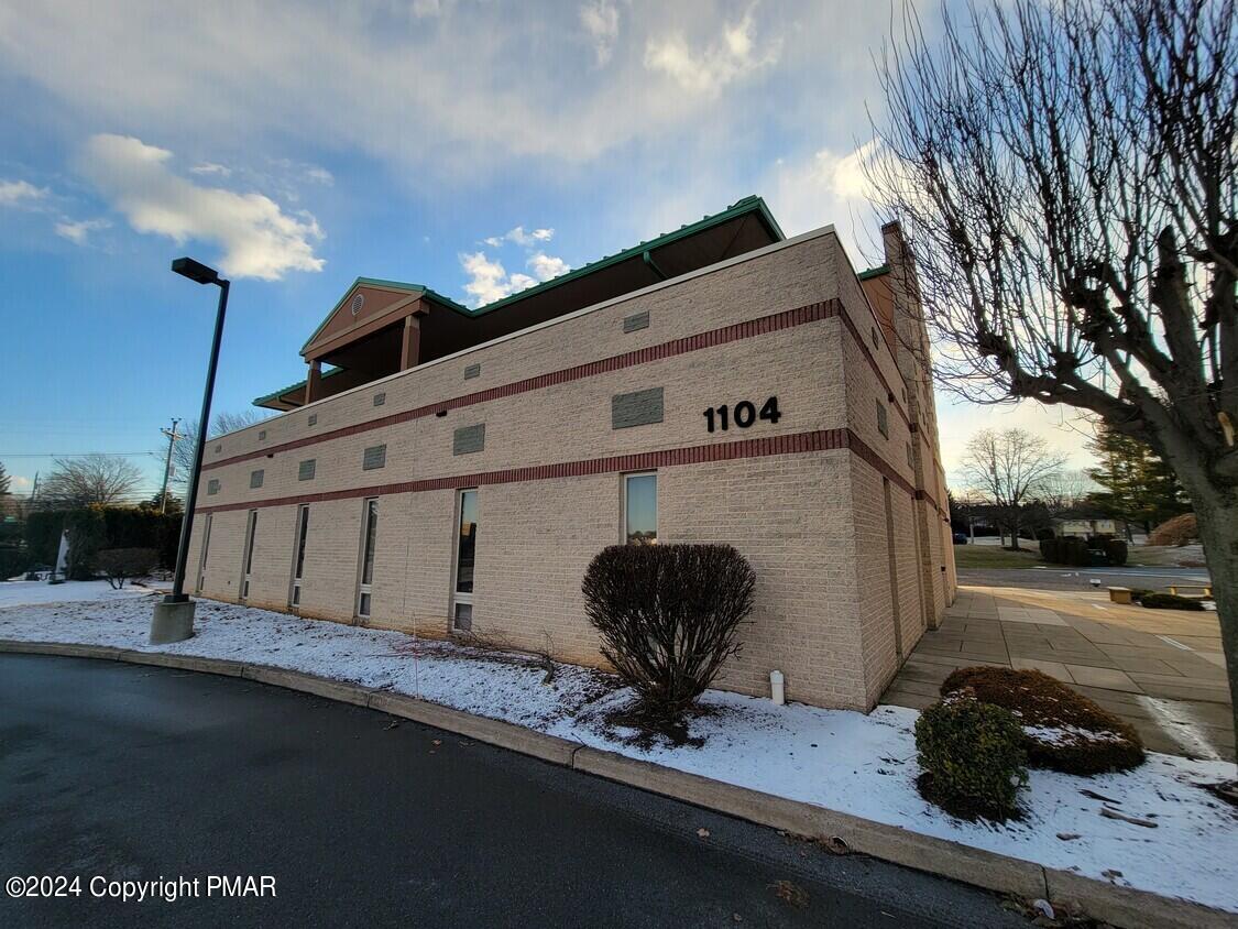 1104 Van Buren #2nd Fl Road Property Photo 3