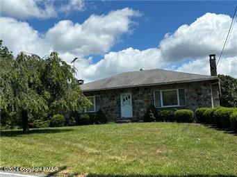 2324 Lake Minsi Drive Property Photo 1