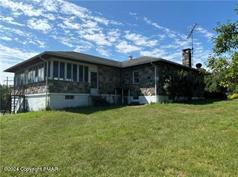 2324 Lake Minsi Drive Property Photo 2