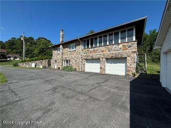2324 Lake Minsi Drive Property Photo 3