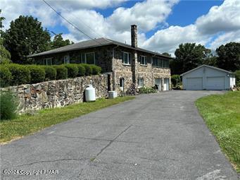 2324 Lake Minsi Drive Property Photo 6