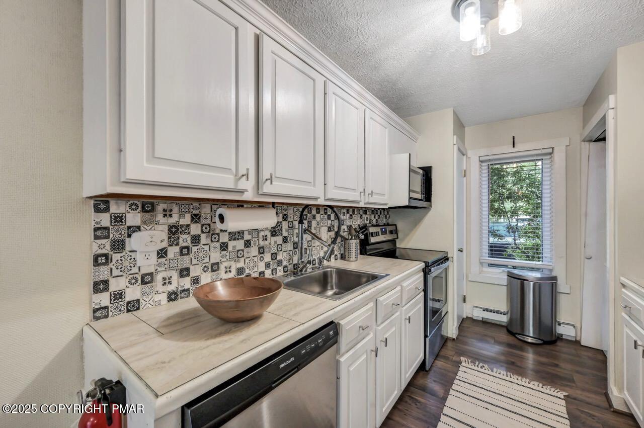 40 Alpine Property Photo 8