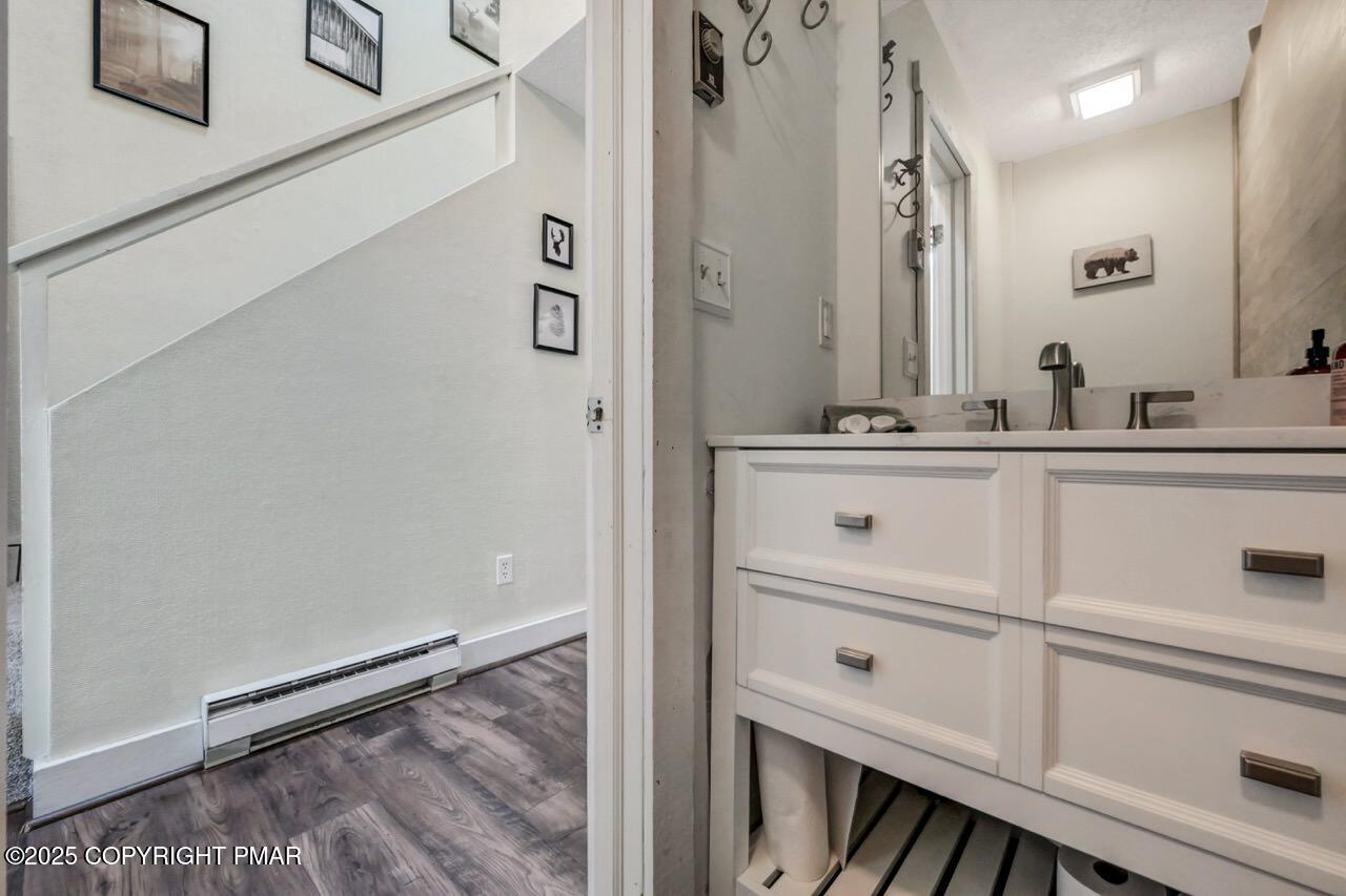 40 Alpine Property Photo 25