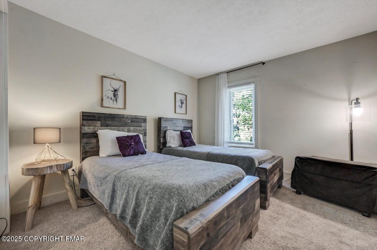 40 Alpine Property Photo 34