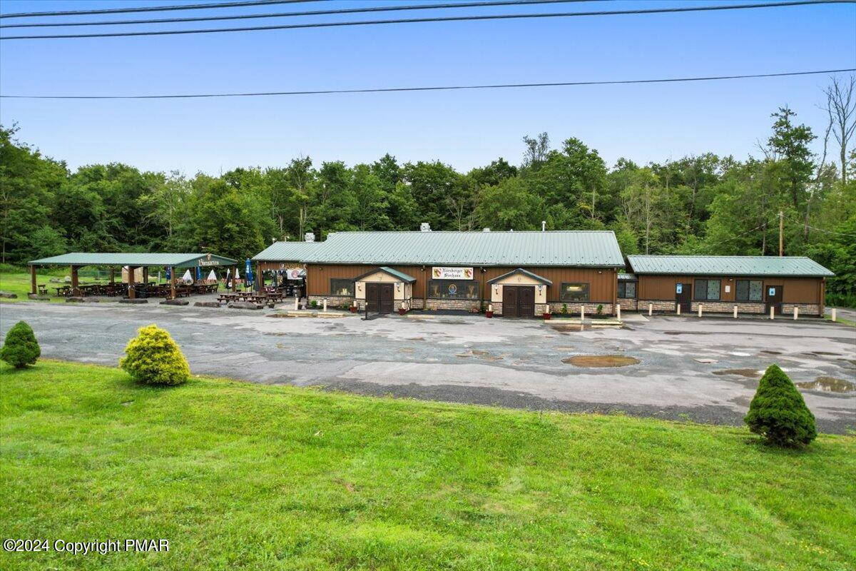 2136 Lake Ariel Highway Property Photo 1