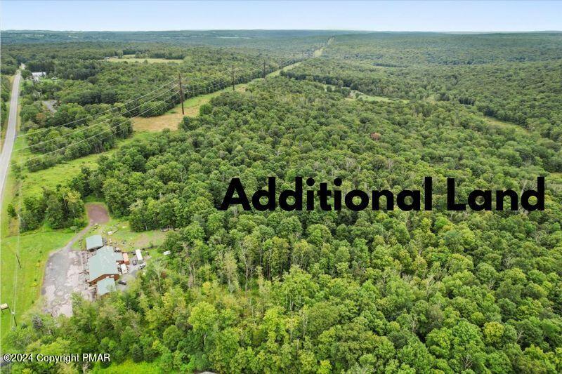2136 Lake Ariel Highway Property Photo 3