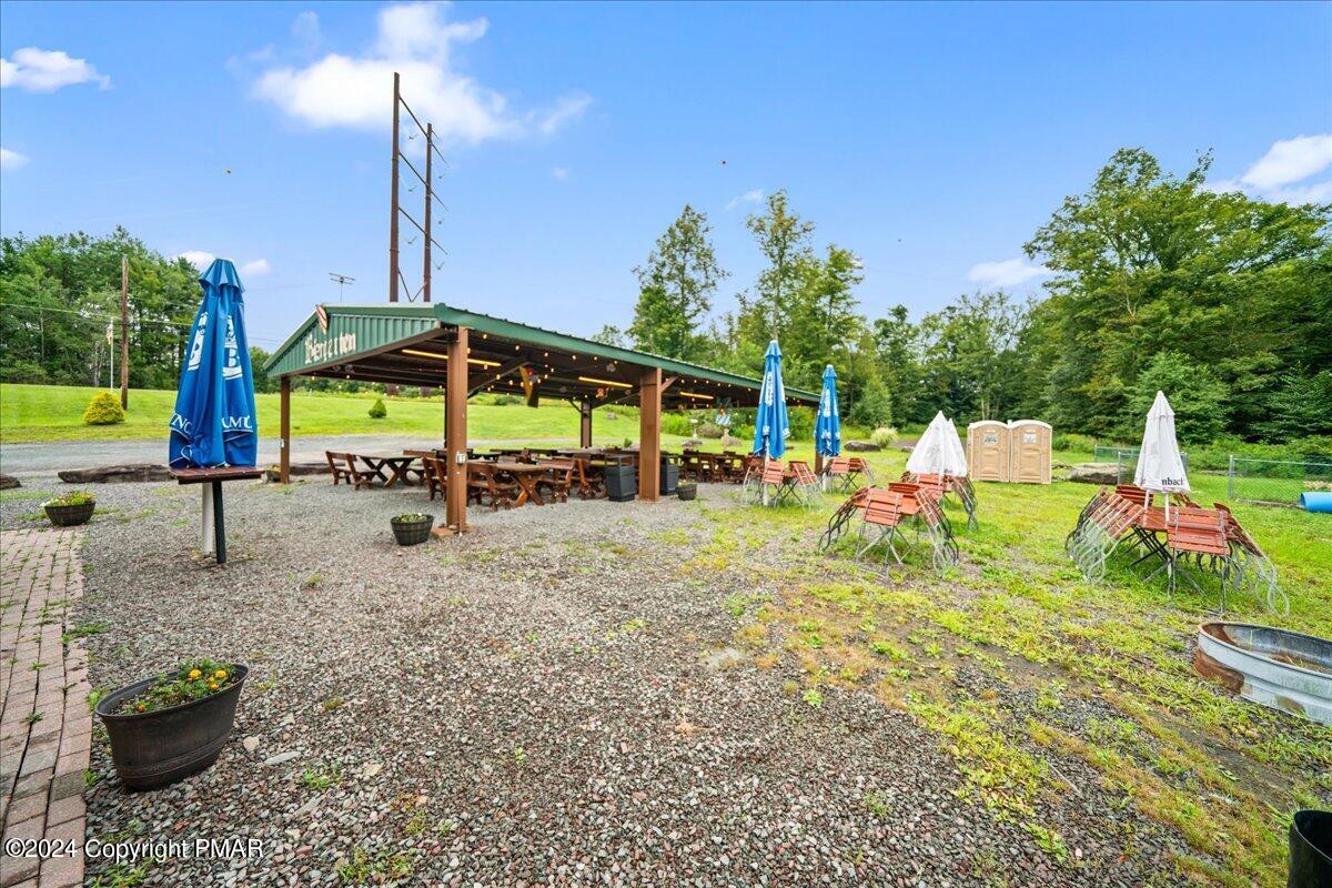 2136 Lake Ariel Highway Property Photo 7