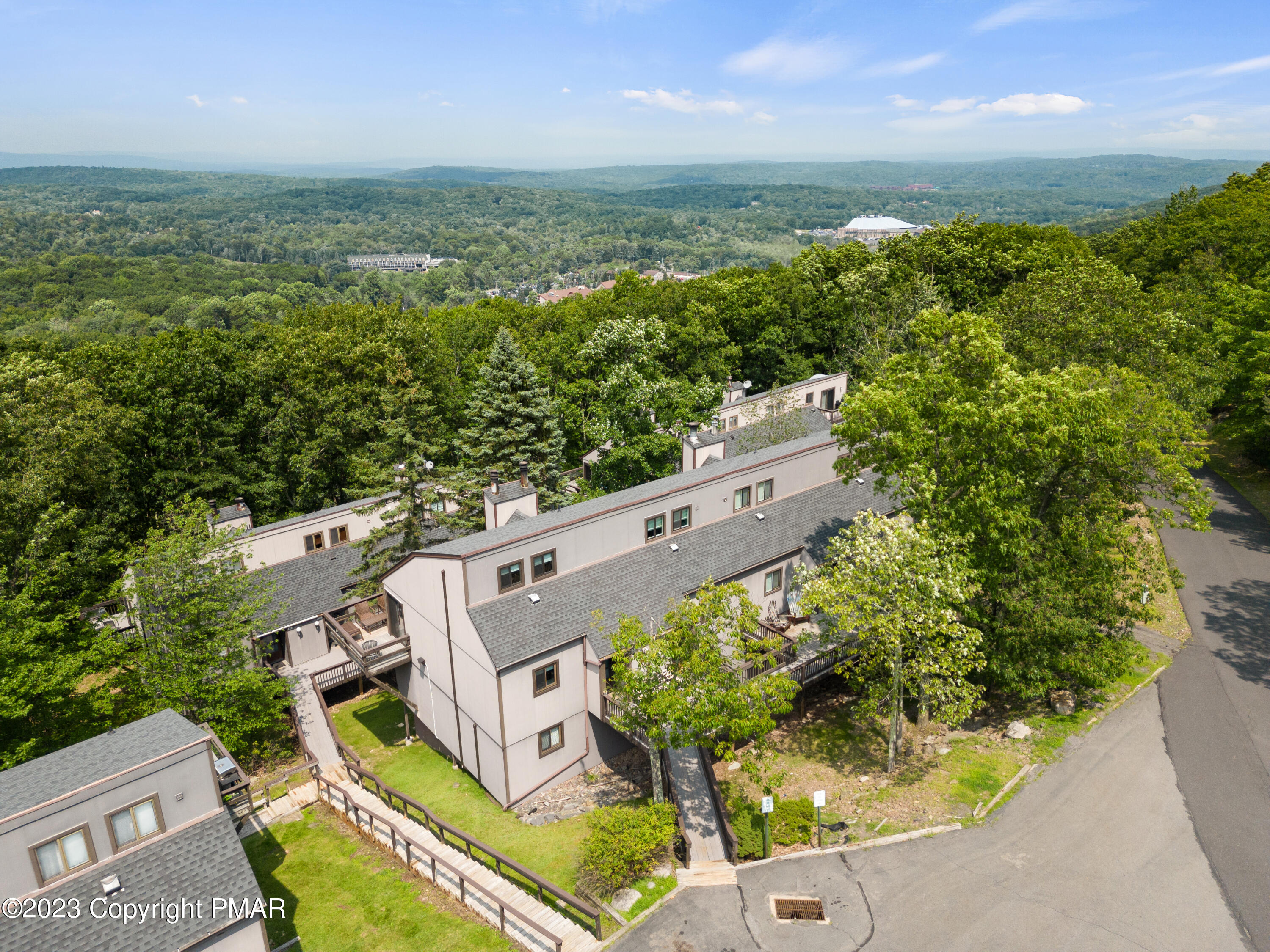 115 Cross Country Lane Property Photo 1