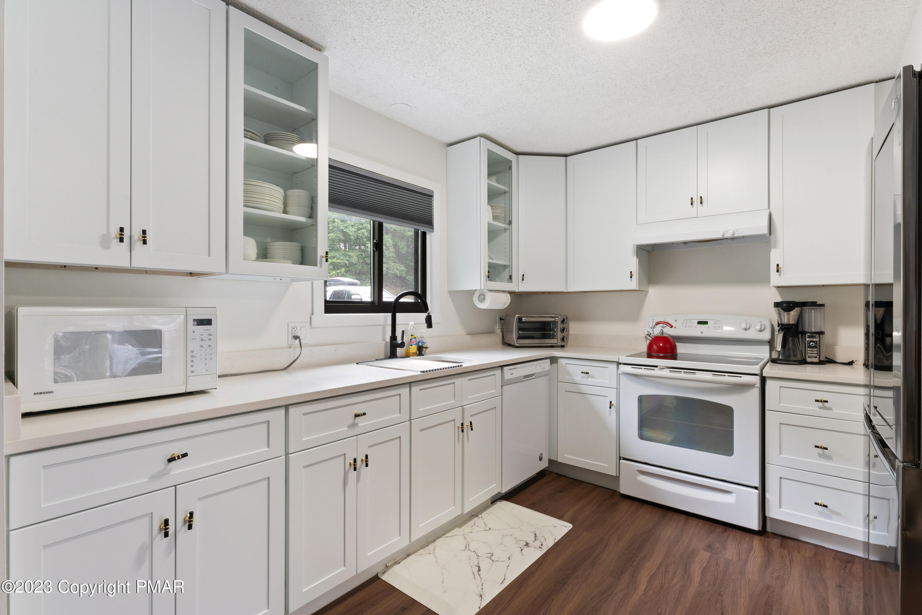 115 Cross Country Lane Property Photo 6