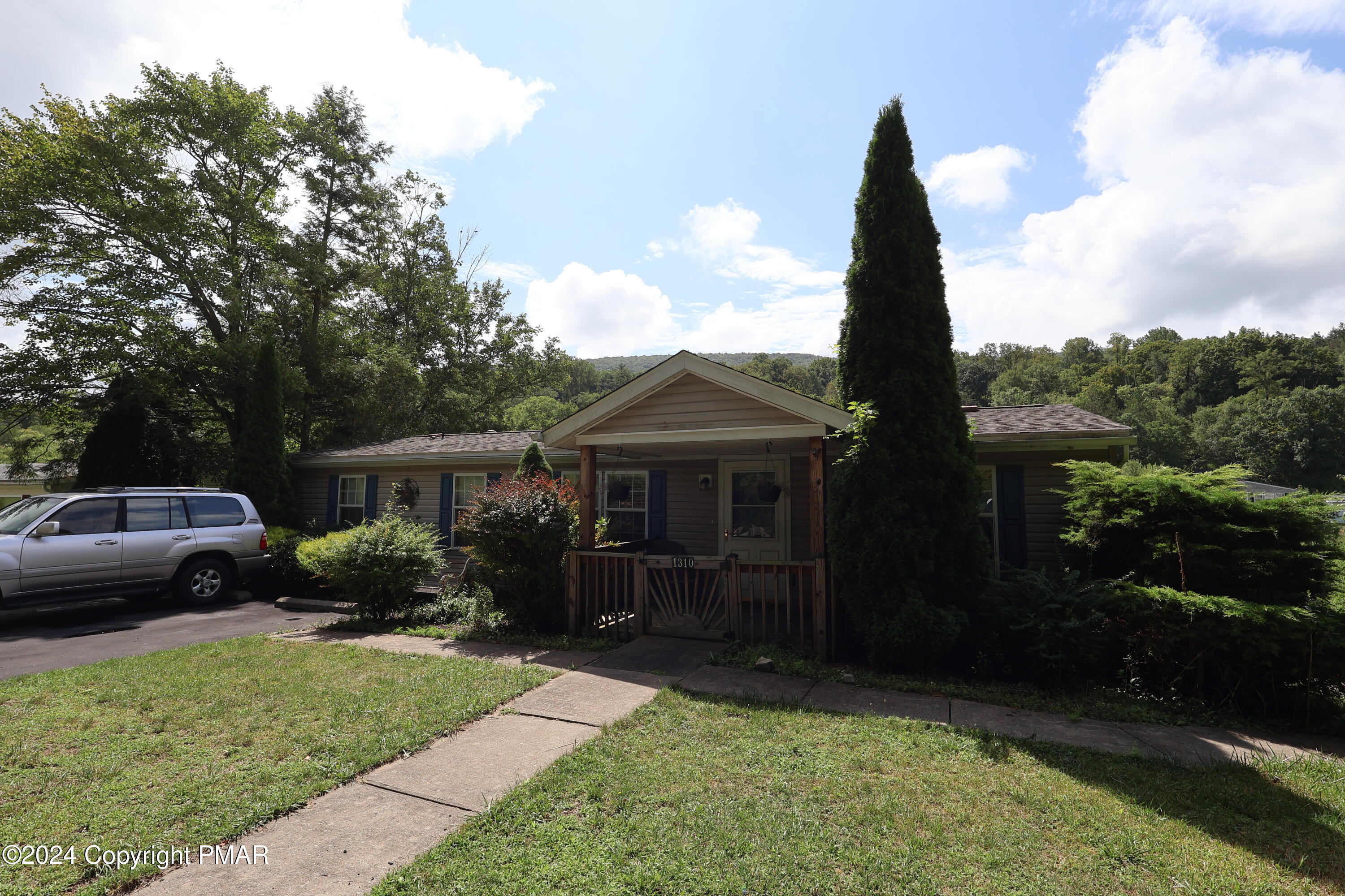 1310 Blue Mountain Circle Property Photo 1