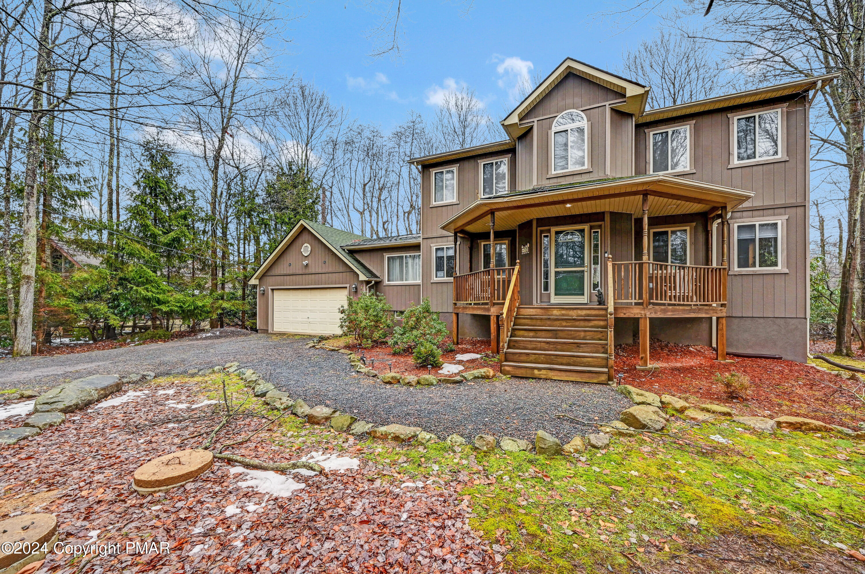 275 Tanglewood Drive Property Photo 2