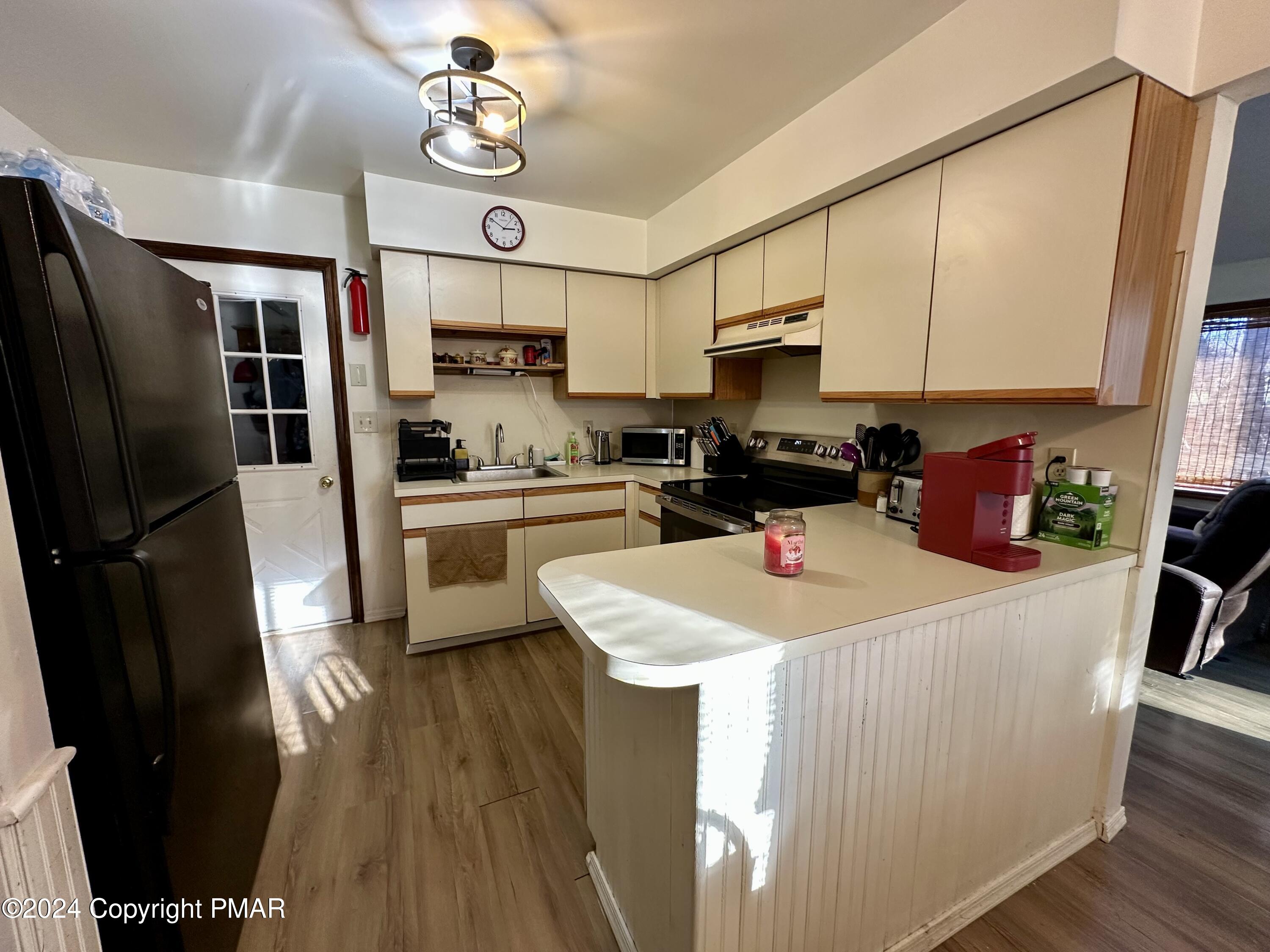 182 Claremont Drive Property Photo 9