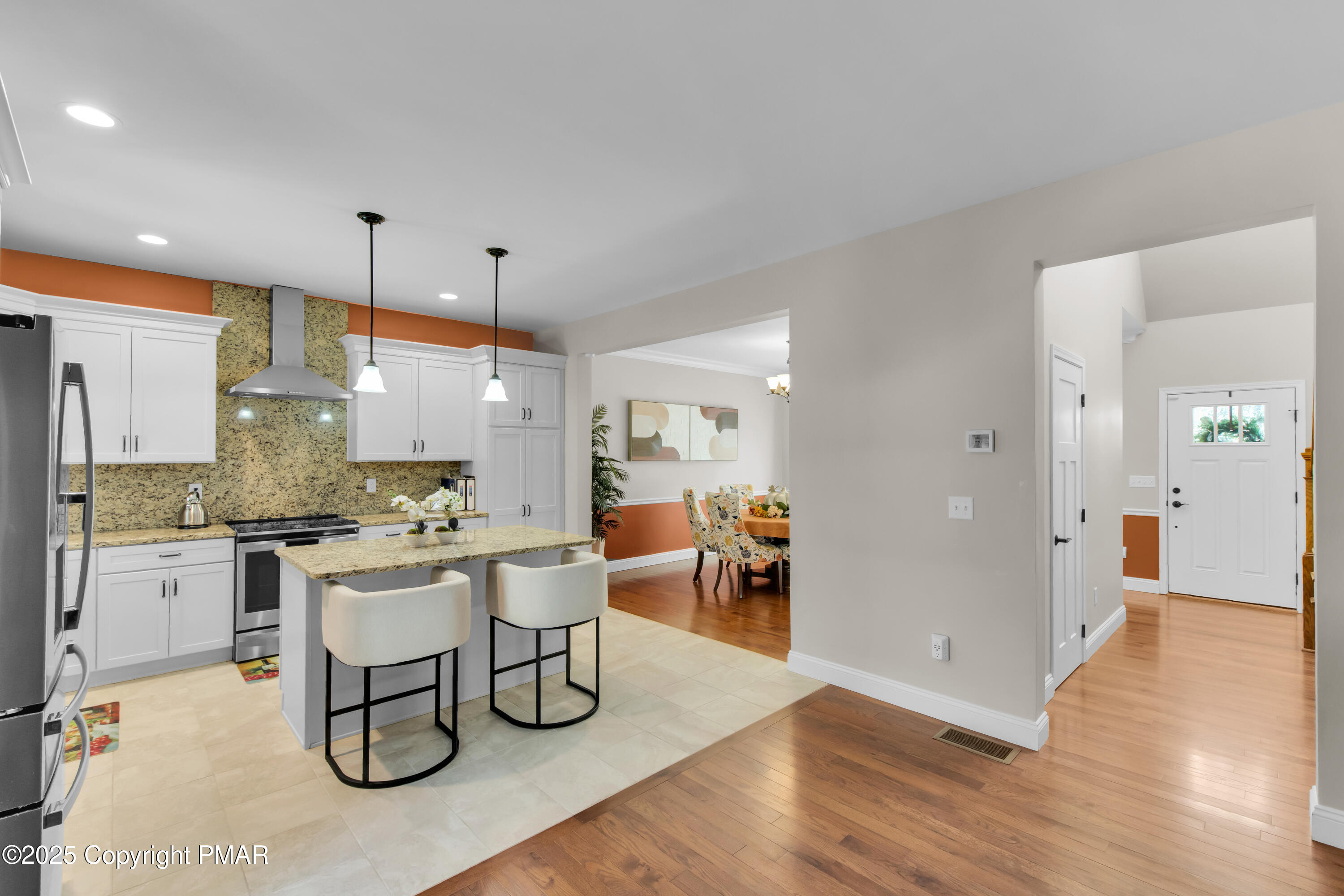 210 Canterbury Circle Property Photo 10