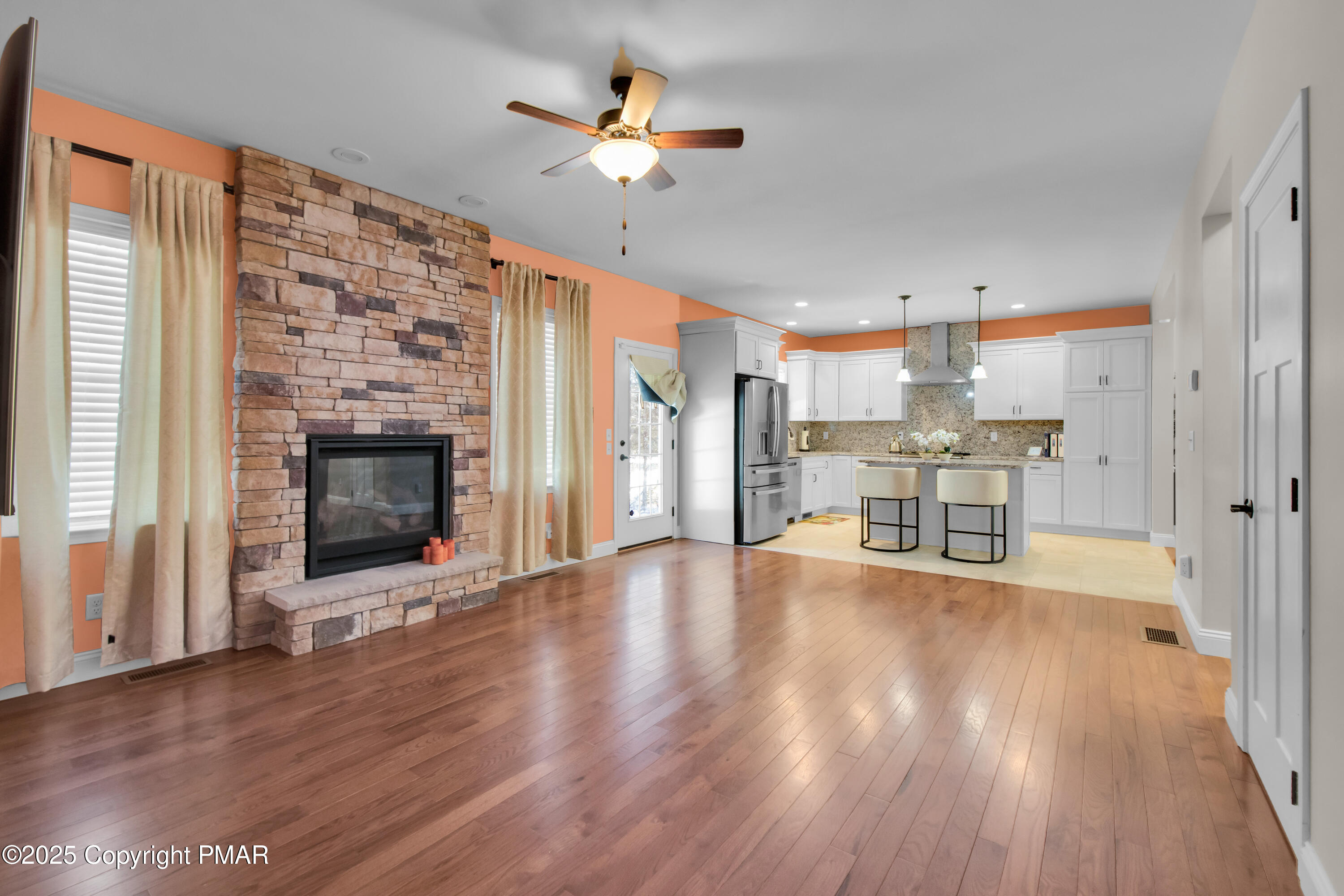 210 Canterbury Circle Property Photo 13