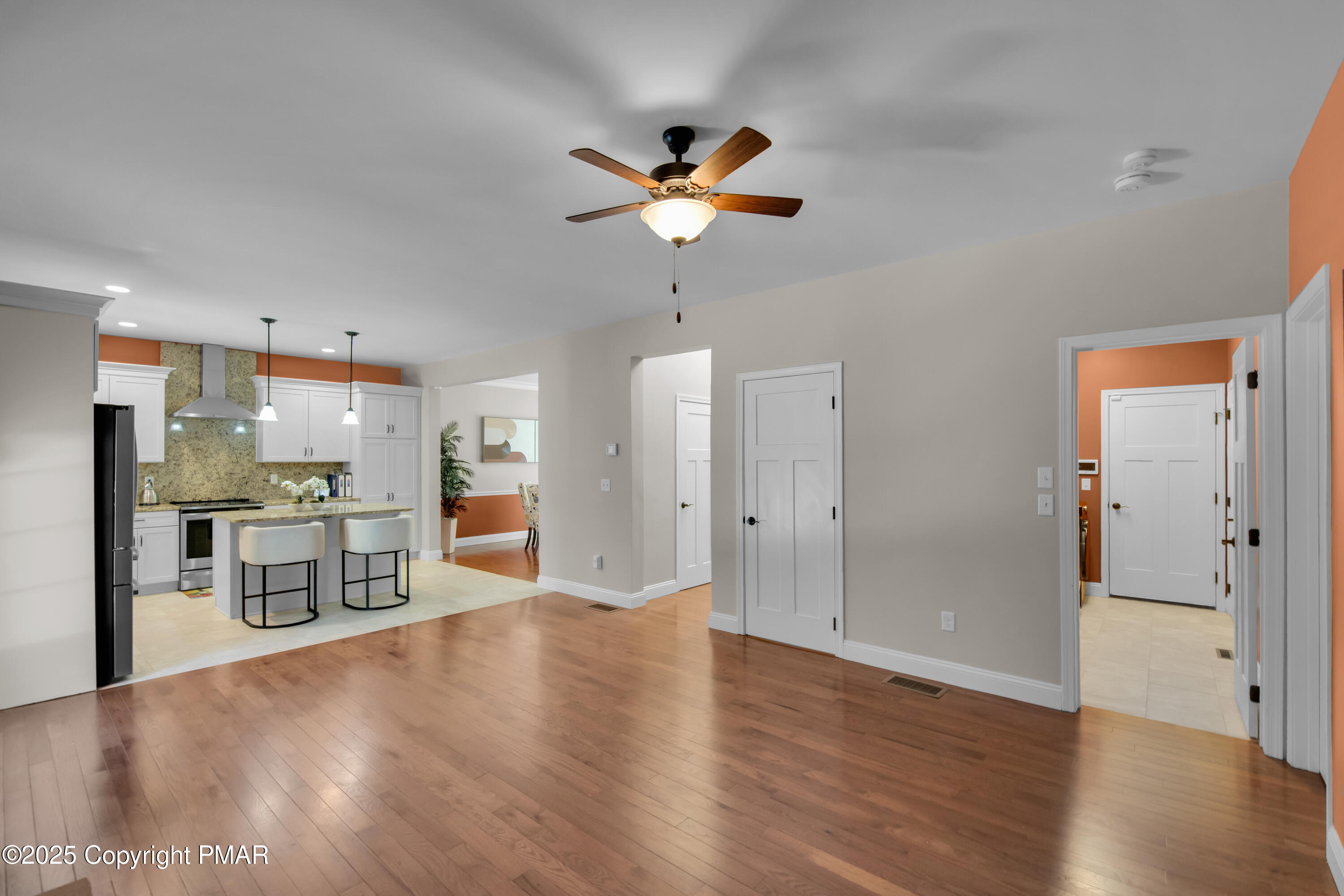 210 Canterbury Circle Property Photo 15