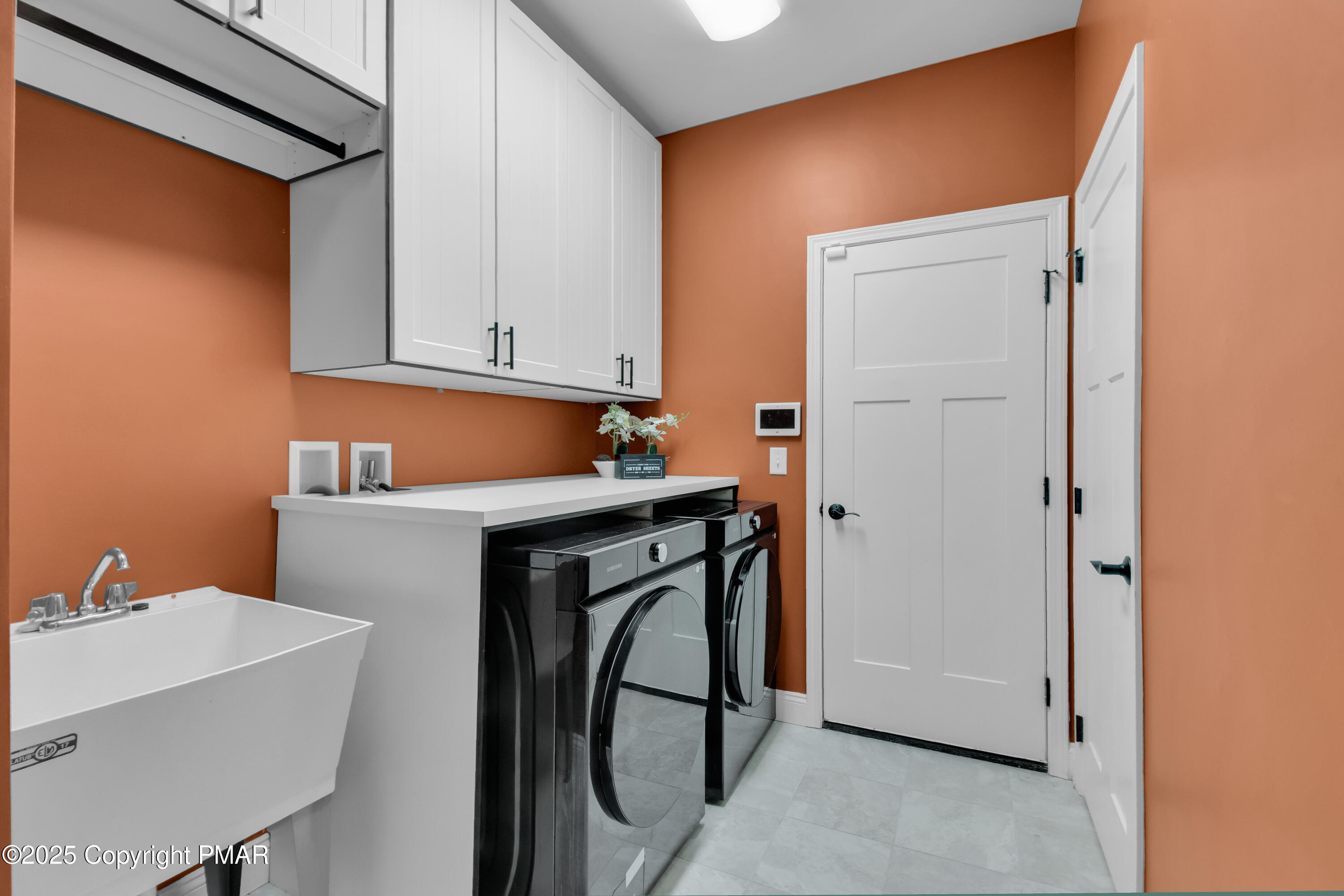 210 Canterbury Circle Property Photo 16
