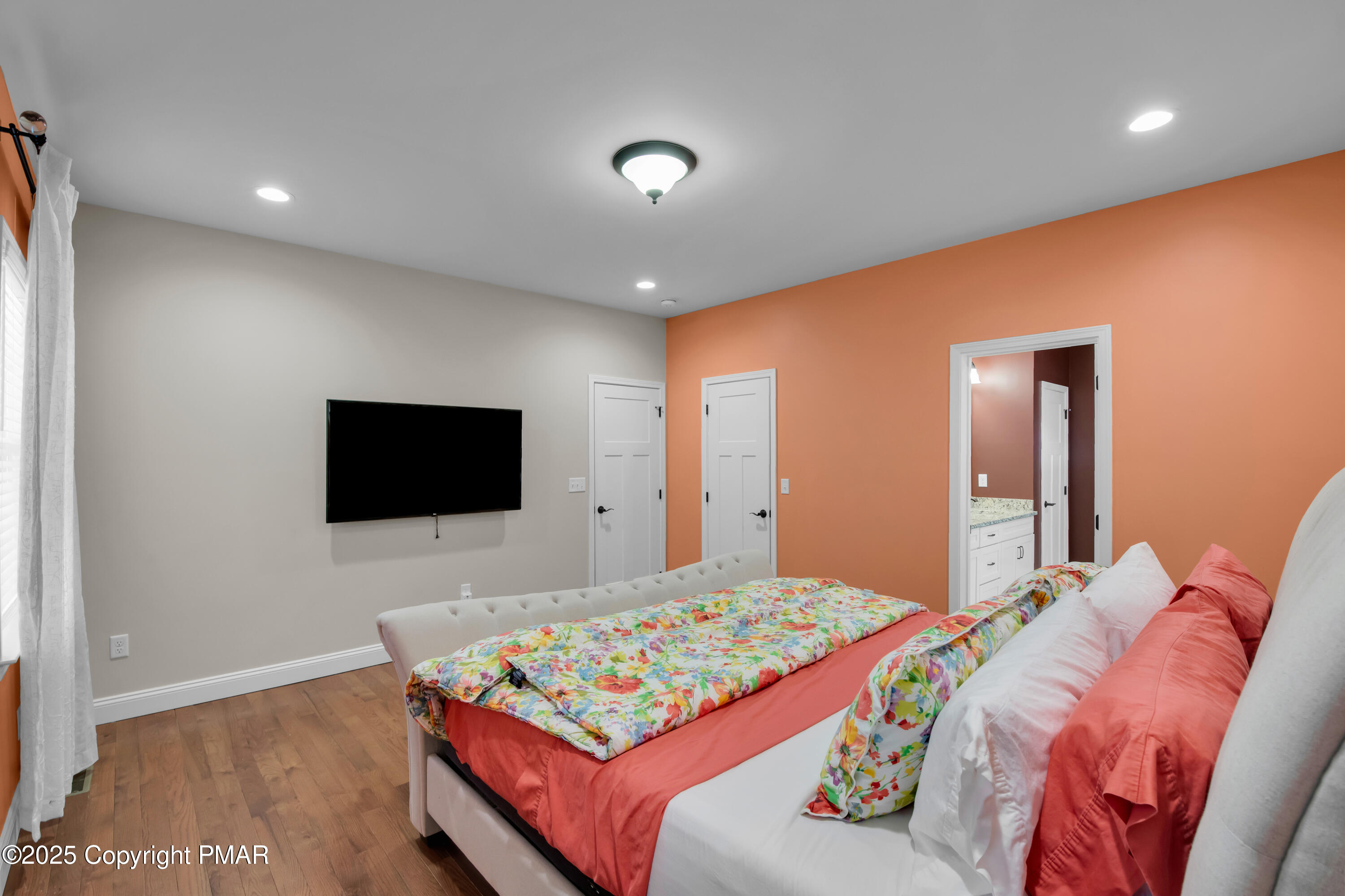 210 Canterbury Circle Property Photo 22