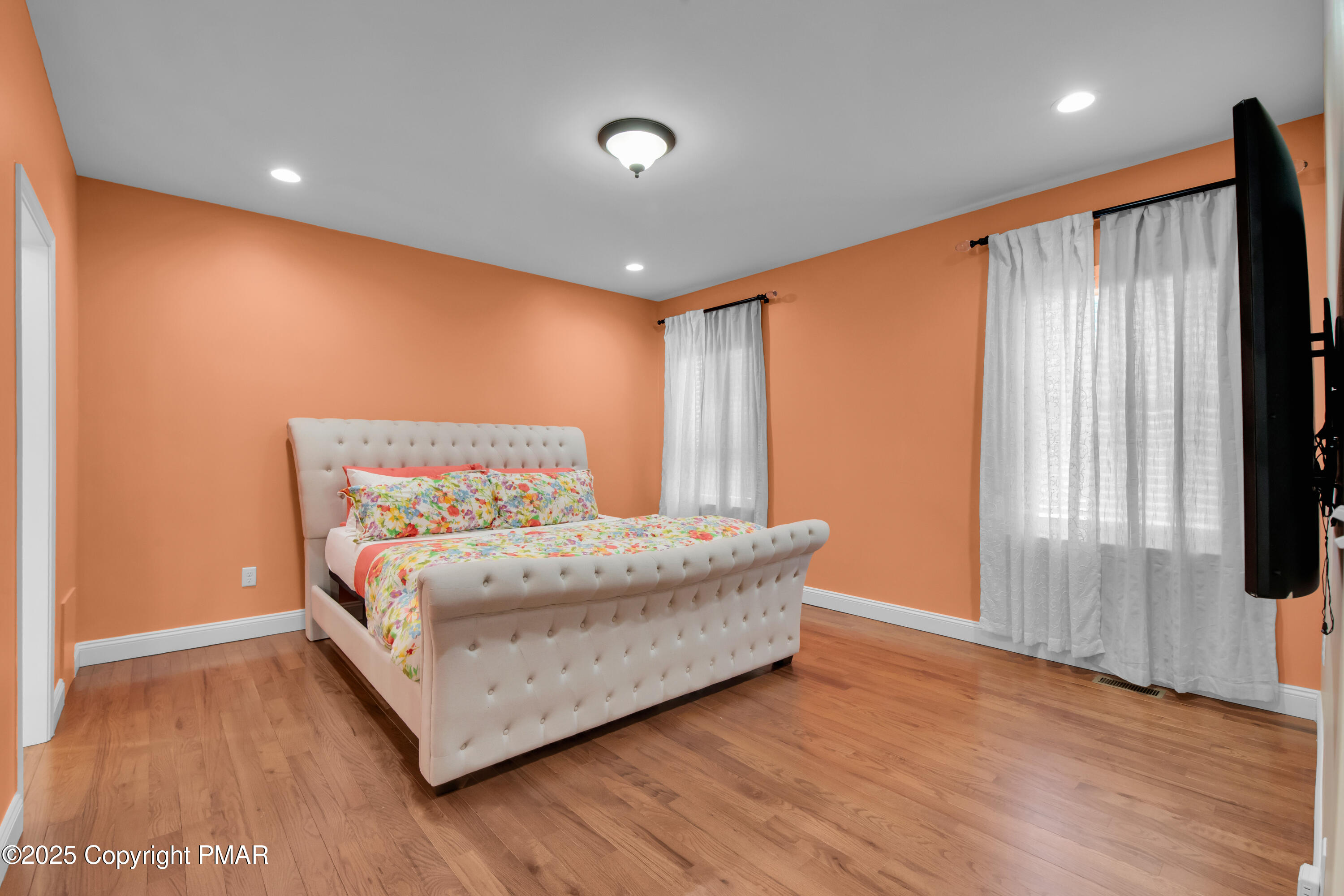 210 Canterbury Circle Property Photo 23