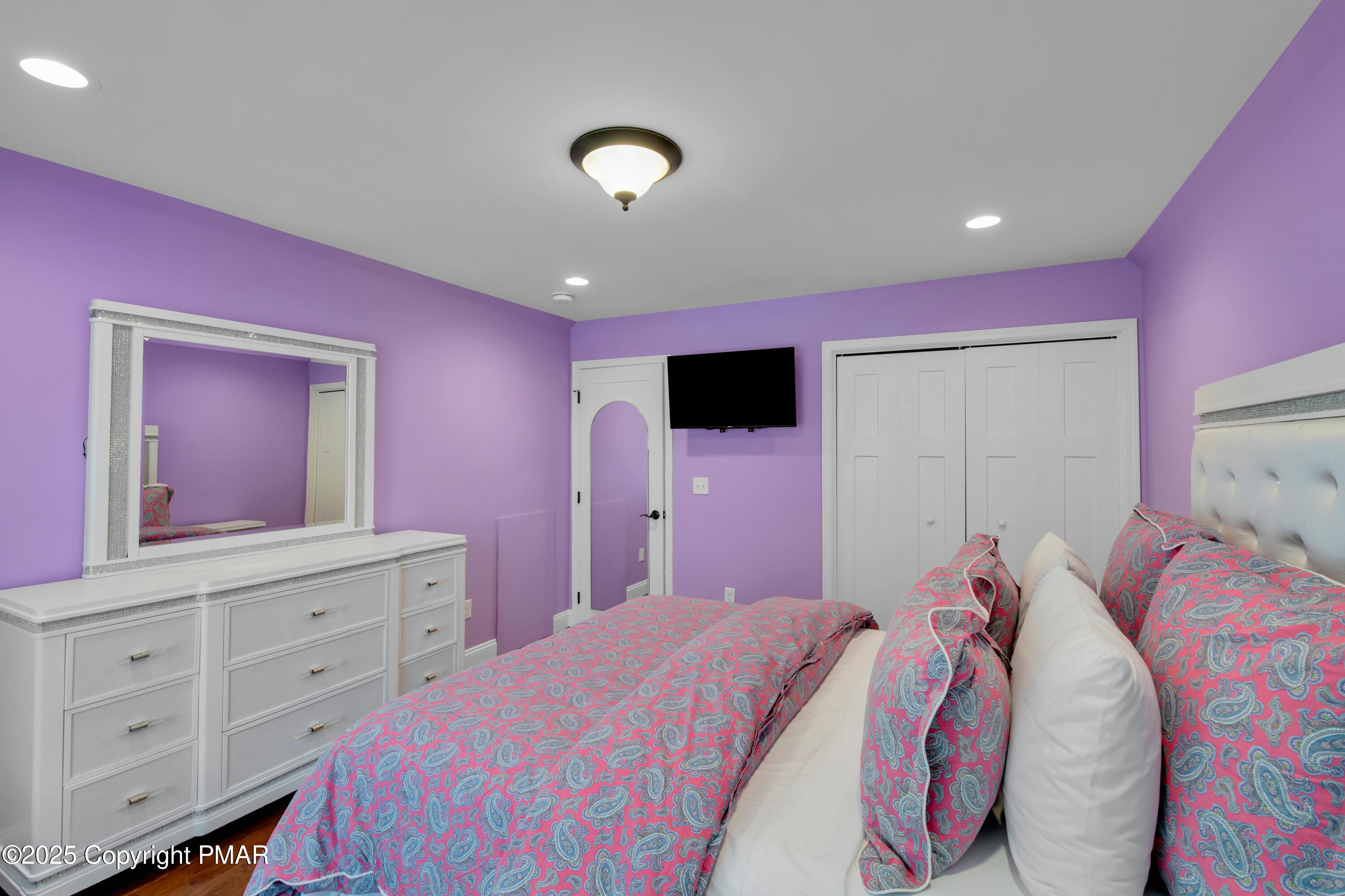 210 Canterbury Circle Property Photo 29