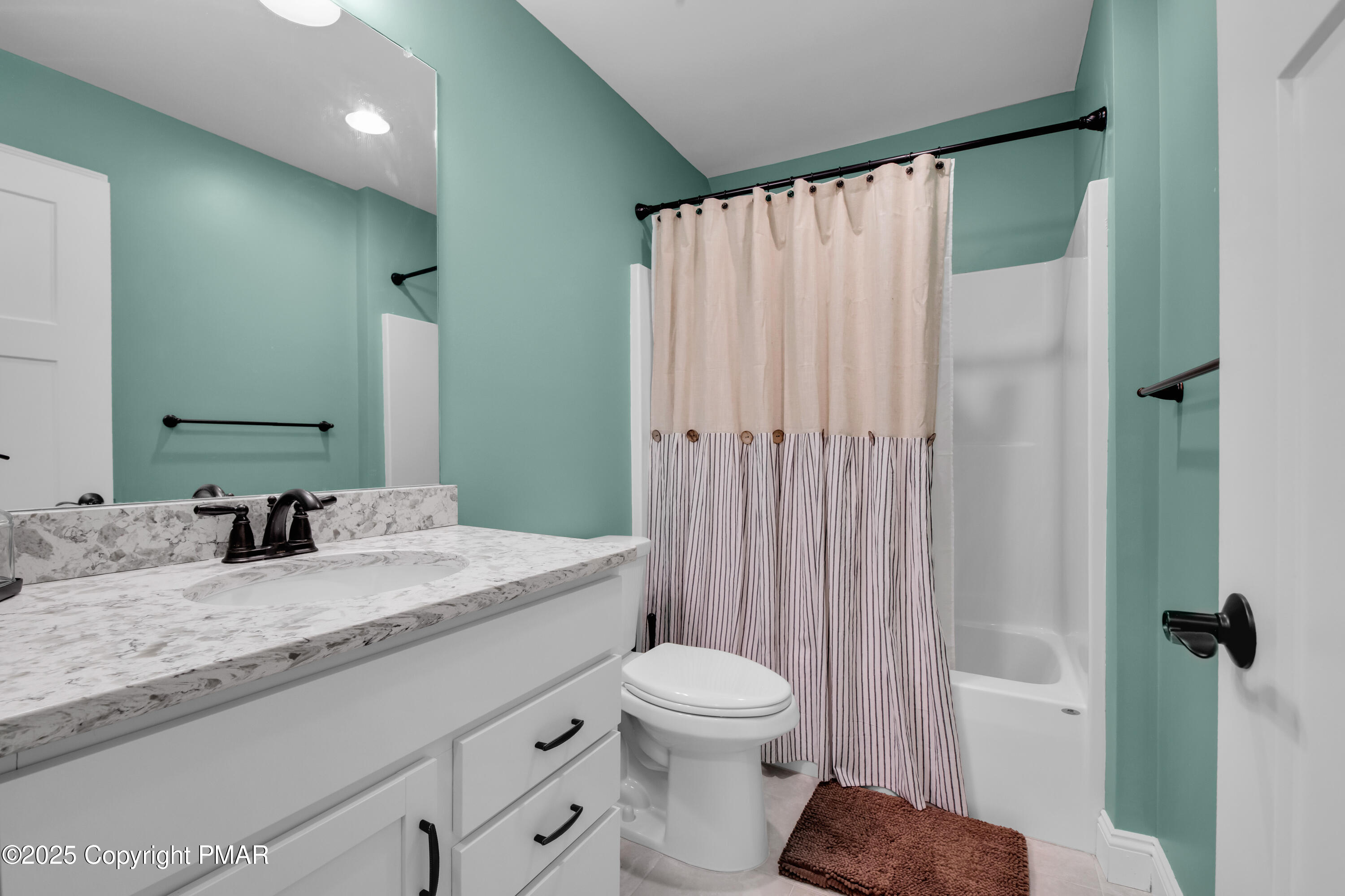 210 Canterbury Circle Property Photo 34