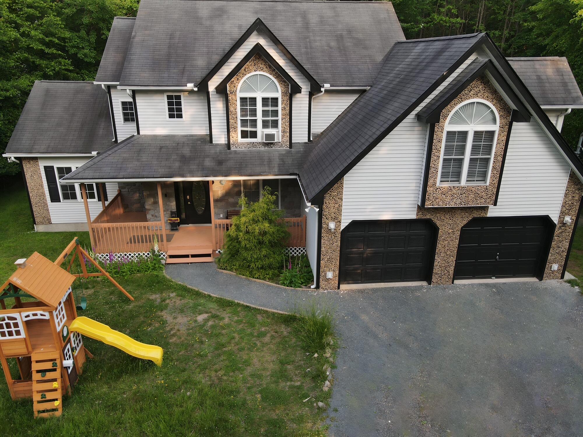 2115 Mink Lane Property Photo 2