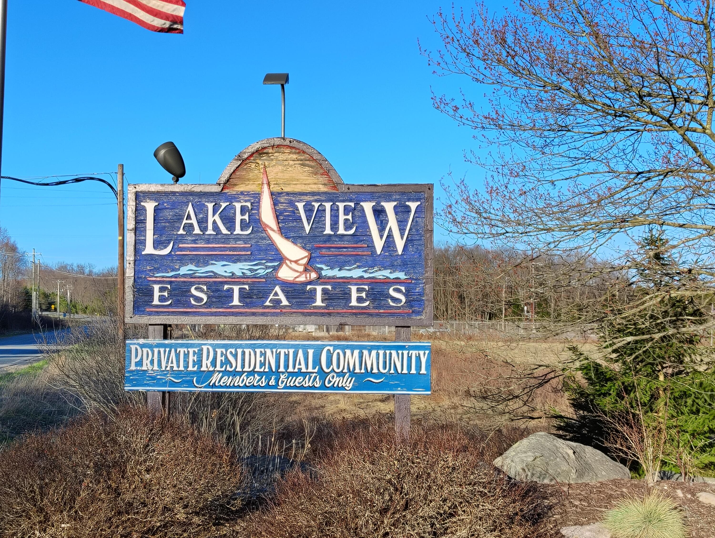 Blue Heron Court Property Photo 2