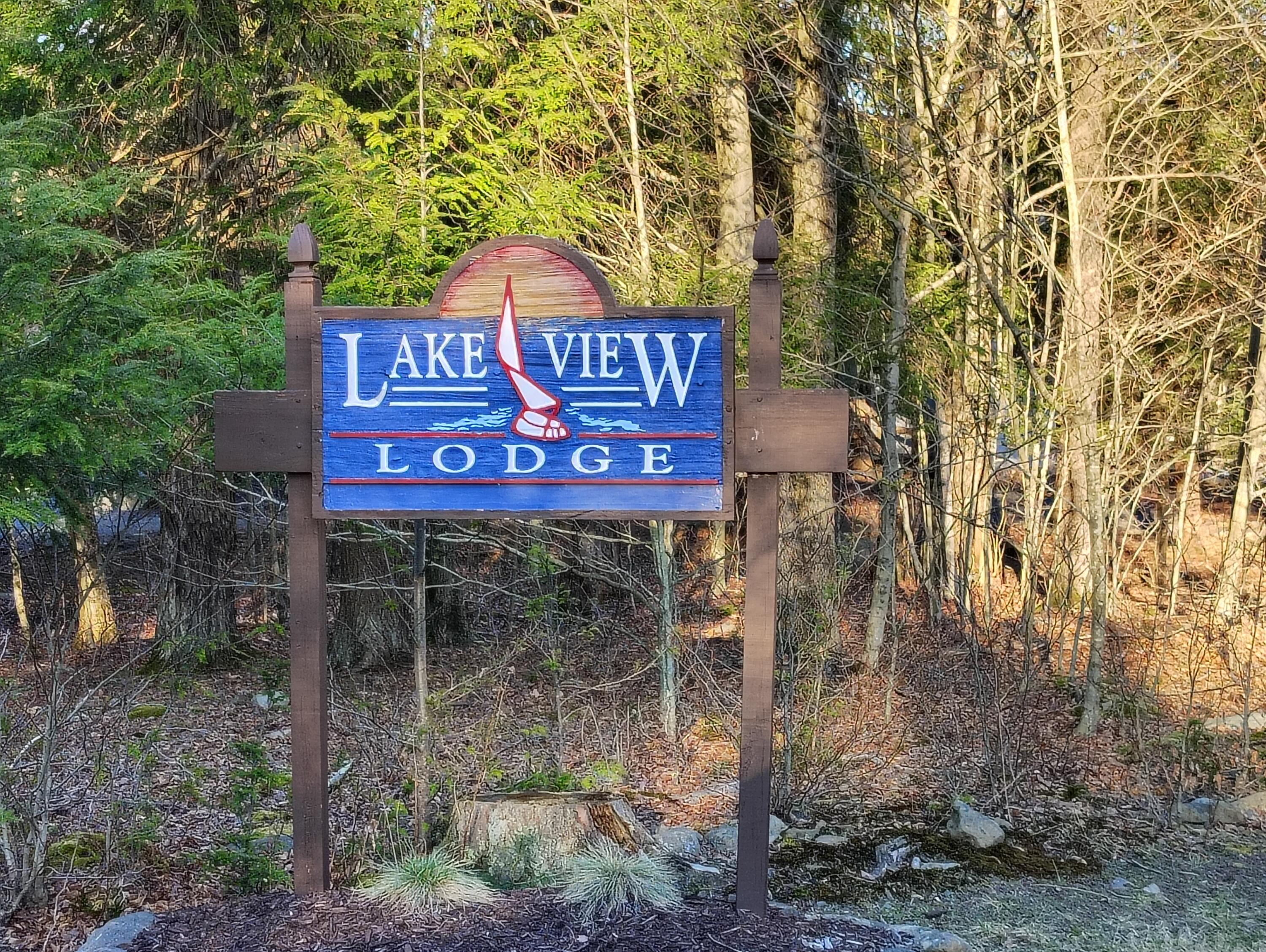 Blue Heron Court Property Photo 6