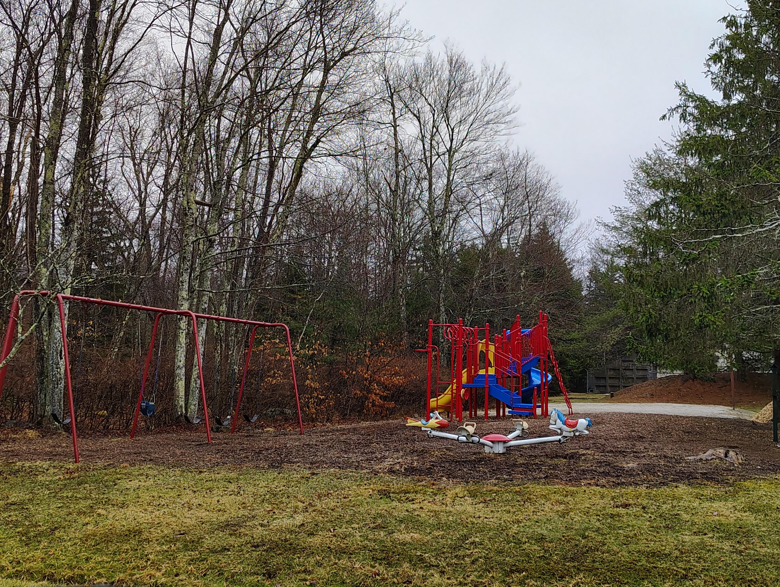 Blue Heron Court Property Photo 7
