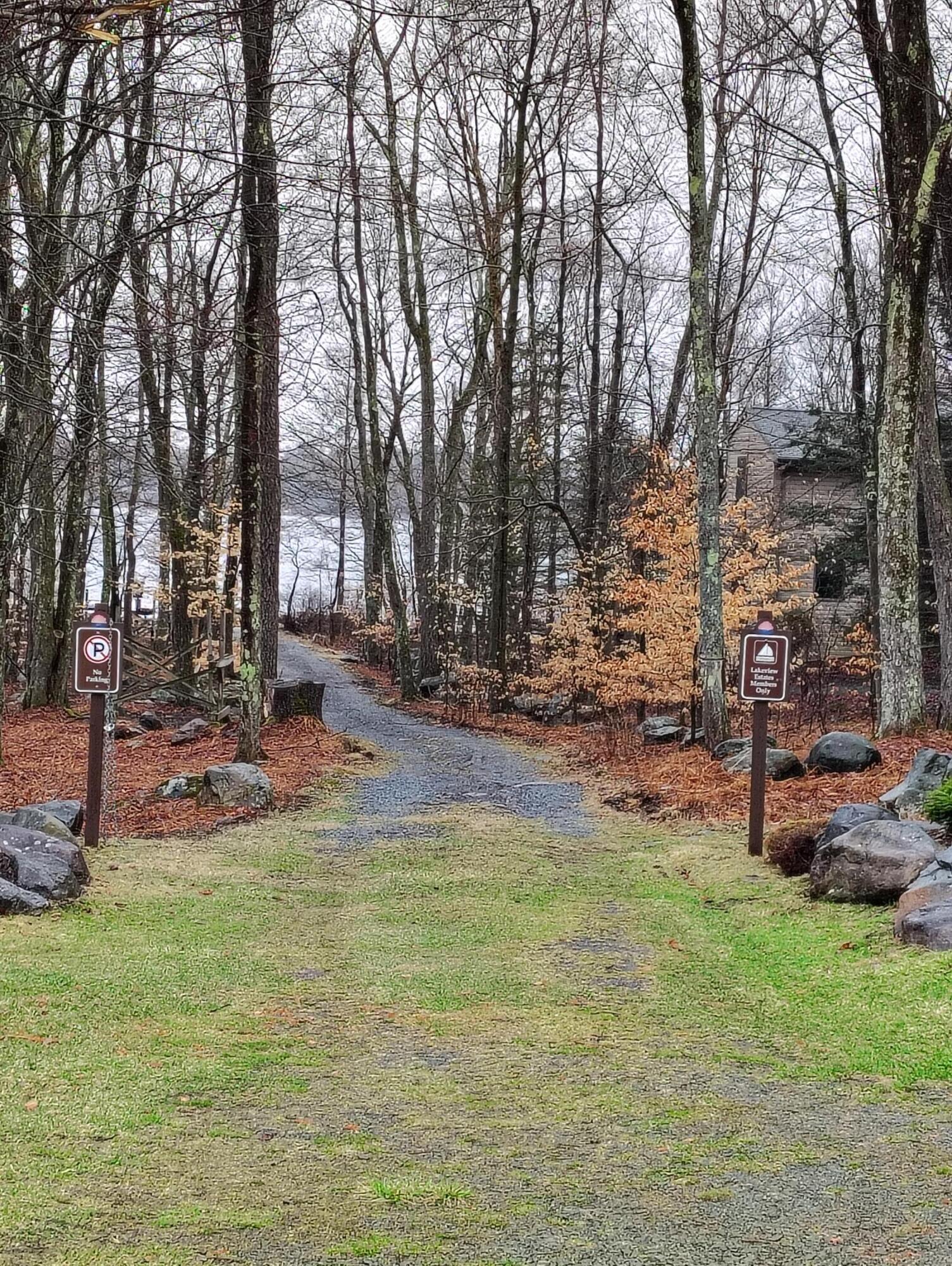 Blue Heron Court Property Photo 8