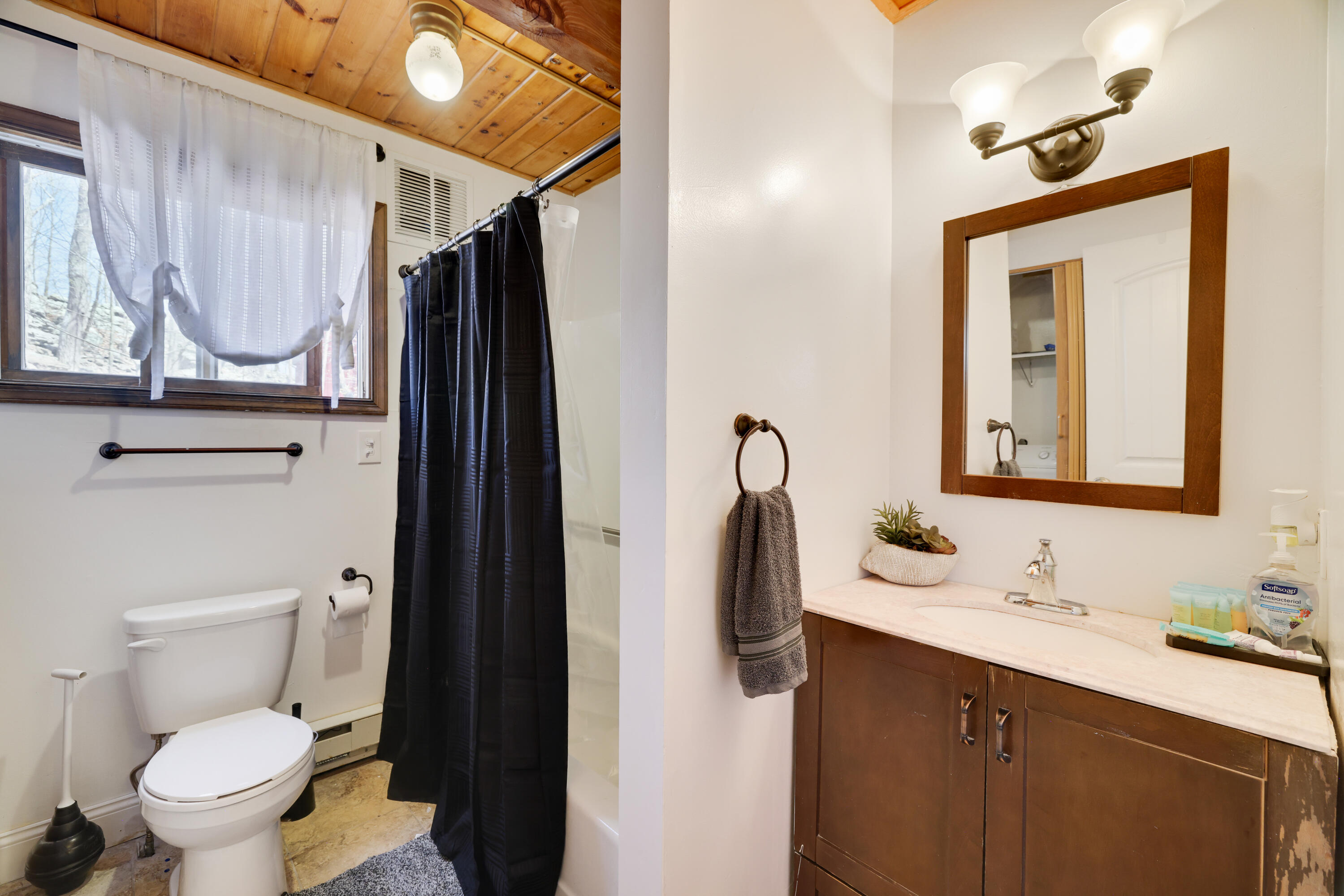163 Cambridge Court Property Photo 35