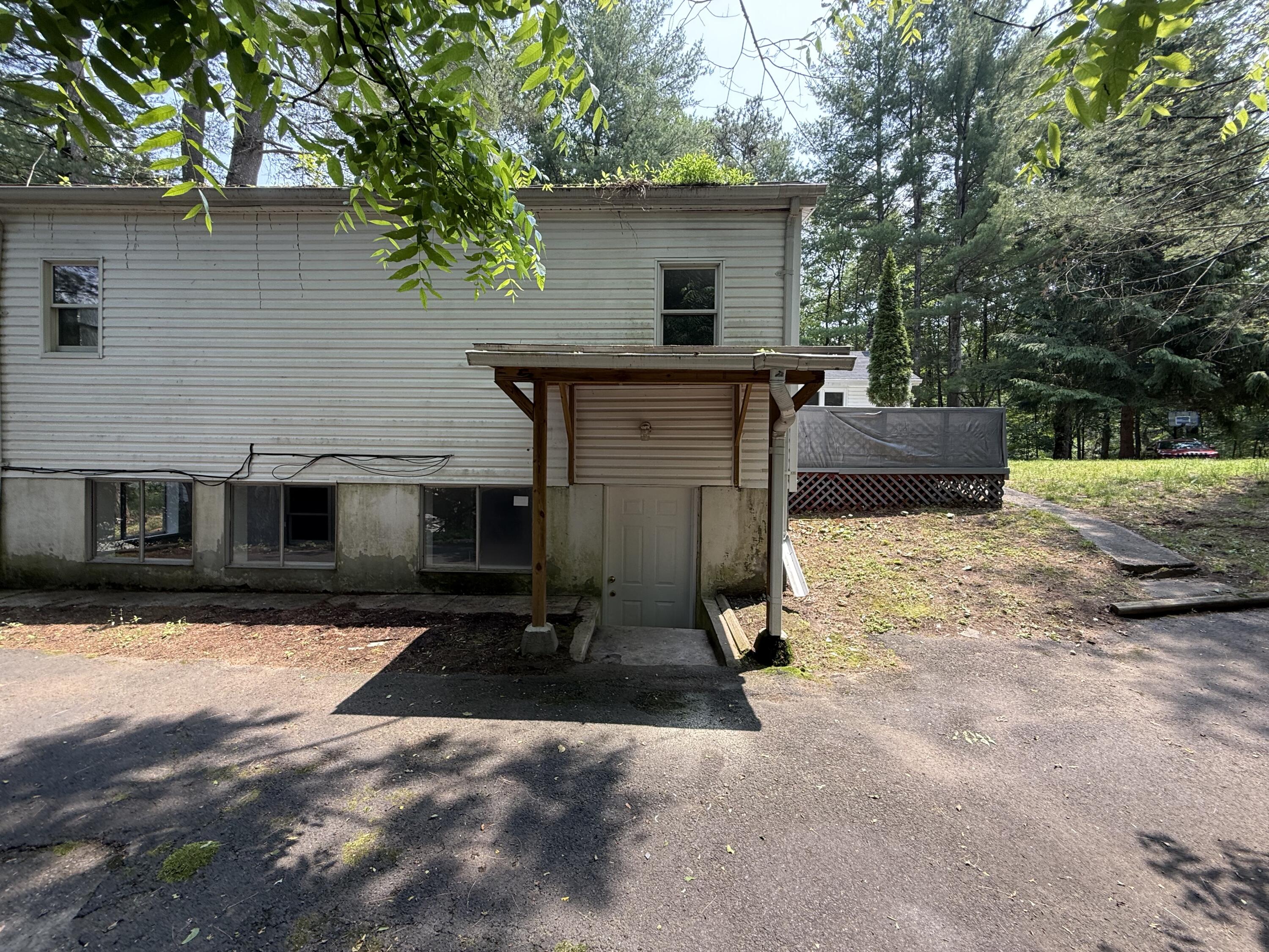 6308 Deer Drive S Property Photo 4