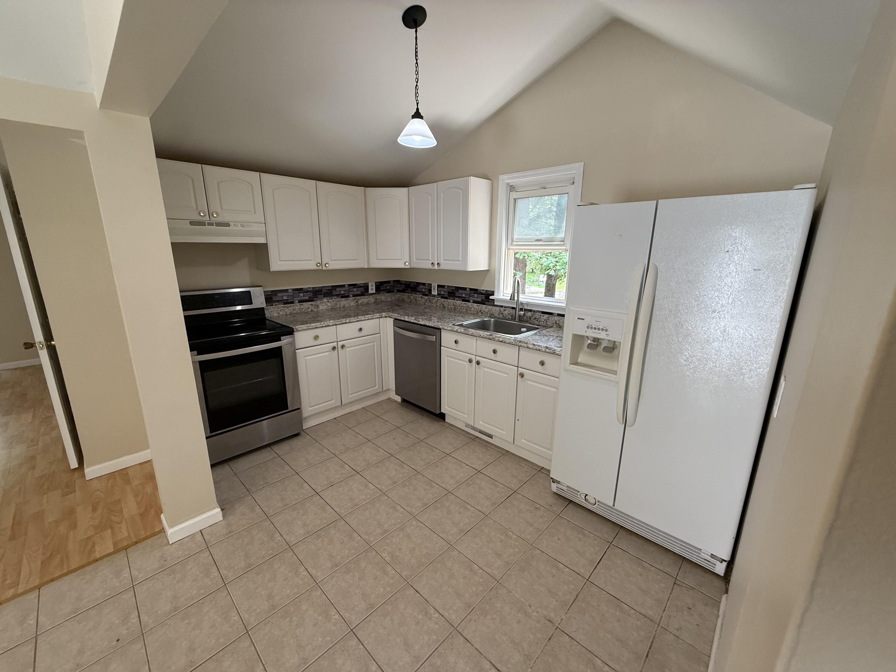 6308 Deer Drive S Property Photo 5
