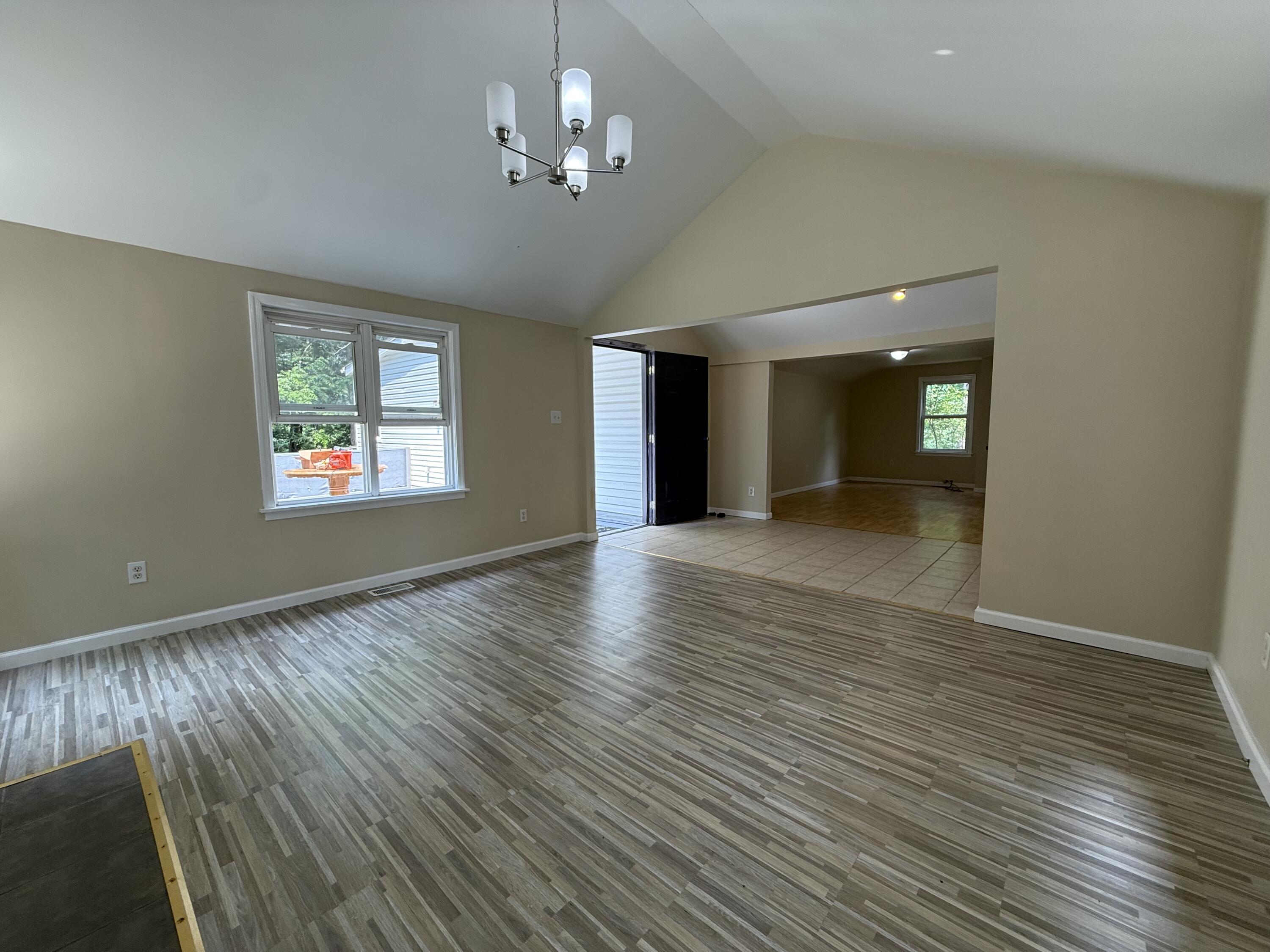 6308 Deer Drive S Property Photo 8