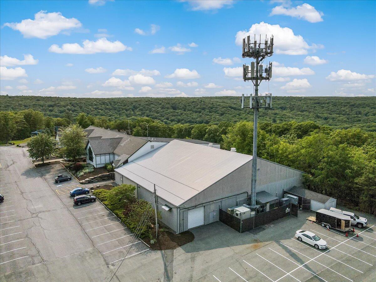 5015 Woodbridge Drive E Property Photo 28