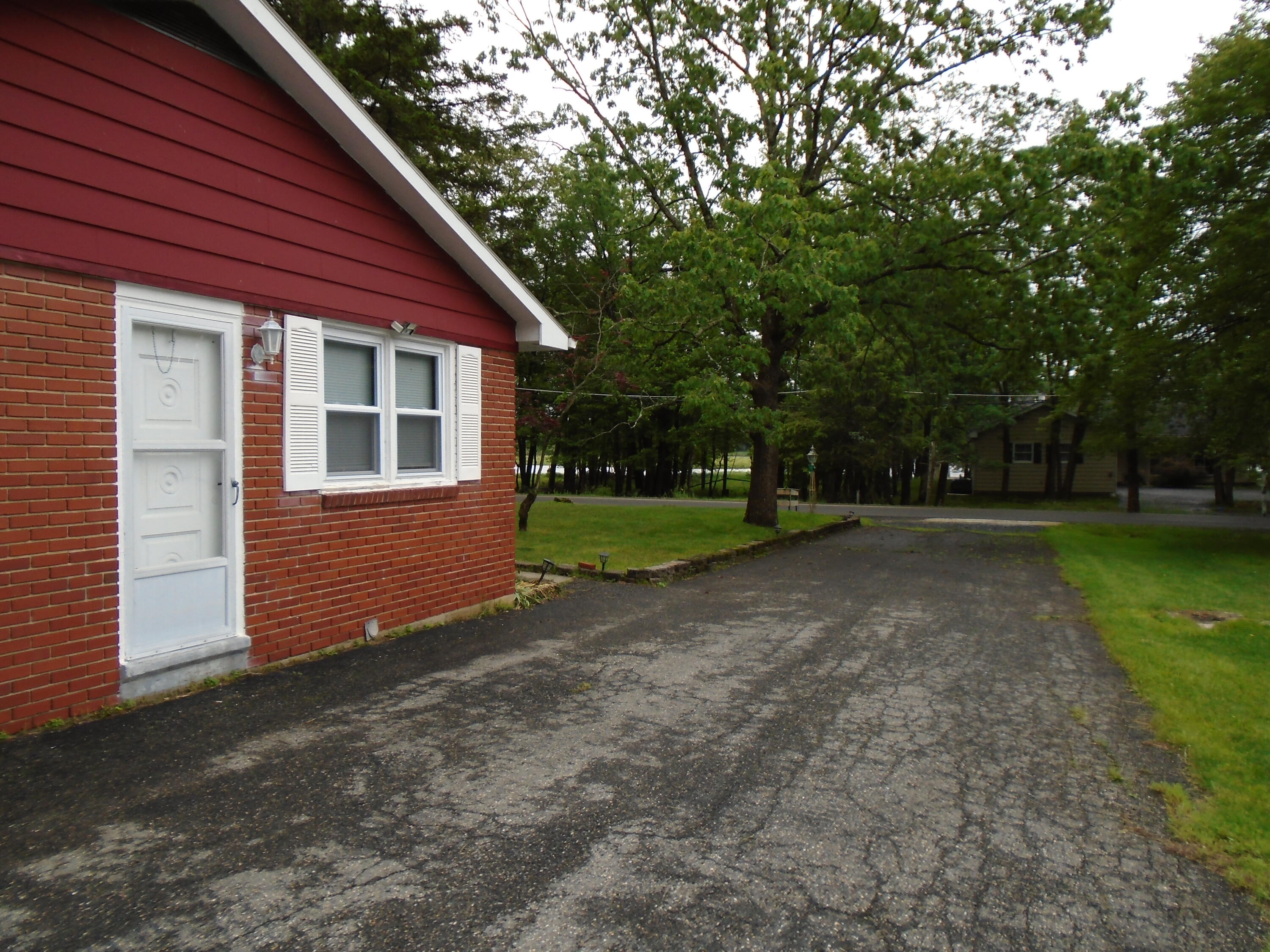 387 N Shore Drive Property Photo 35